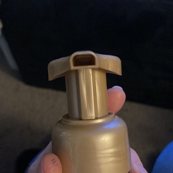 🤑🤑🤑🤑3 for 20$🤑🤑🤑🤑 Bath & Body Works Champagne Toast Hand Soap - Picture 4 of 4